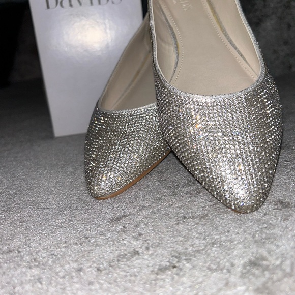 ✨David’s Bridal Crystal Flats✨🤍 - Picture 2 of 4